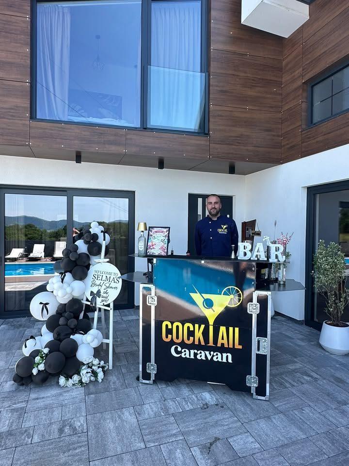 Cocktail Caravan mobilni koktel bar