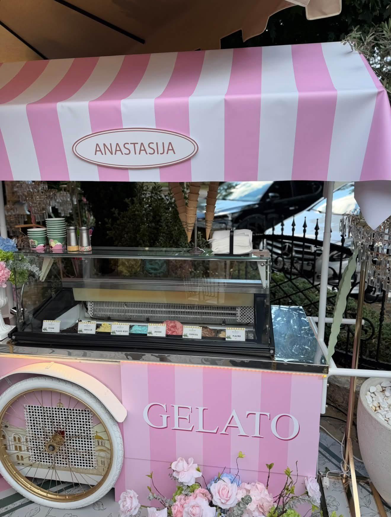 Medeno Gelato kolica na proslavi